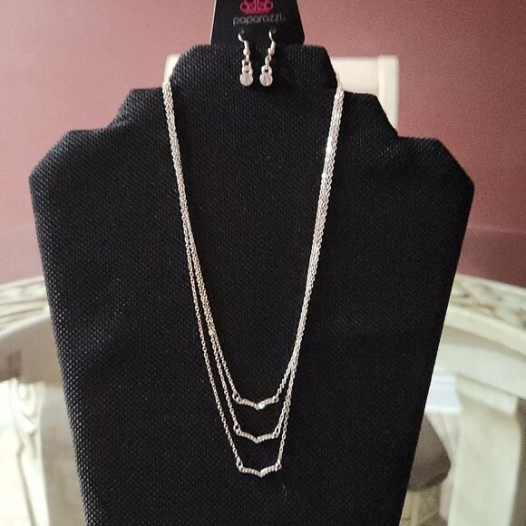 Necklace 💥Final Price💥 - Picture 1 of 3